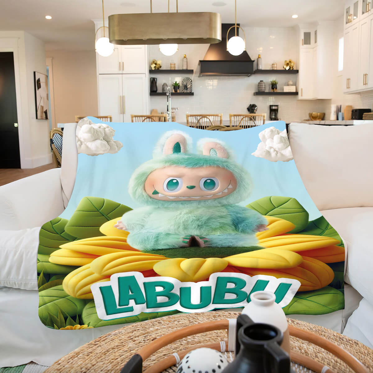 Плед з персонажем Labubu, другий ракурс