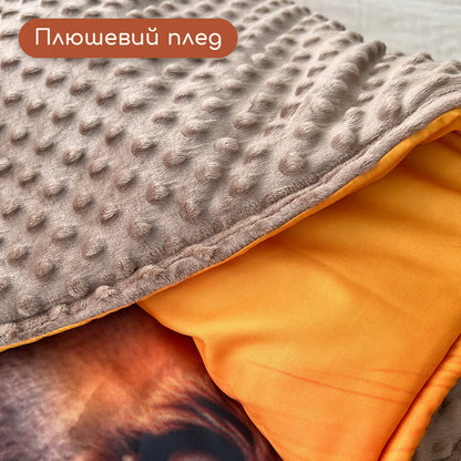 Плюшевий плед Мінкі зблизька: фактурний зворот Мінкі Дот і бік із малюнком