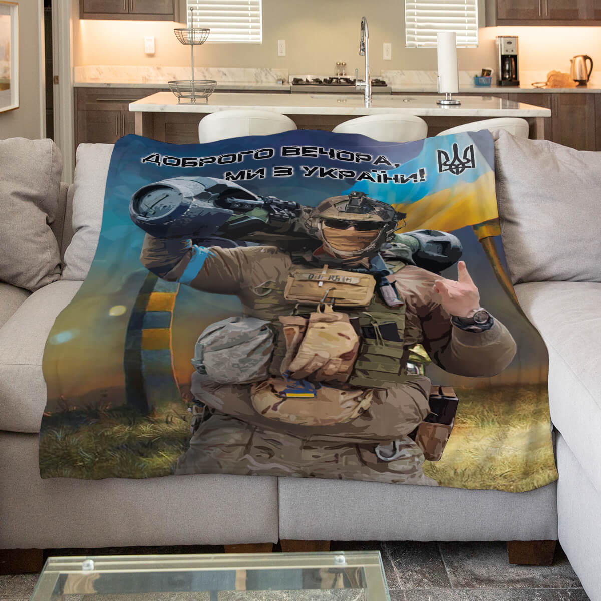 Плед із прапором України на тлі, плюш Мінкі, два розміри